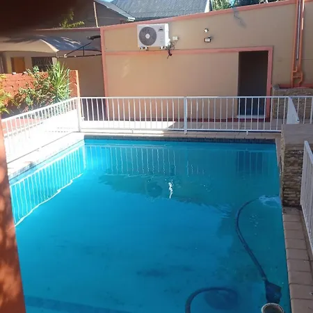 De'Moore Guest House Johannesburg Exterior photo